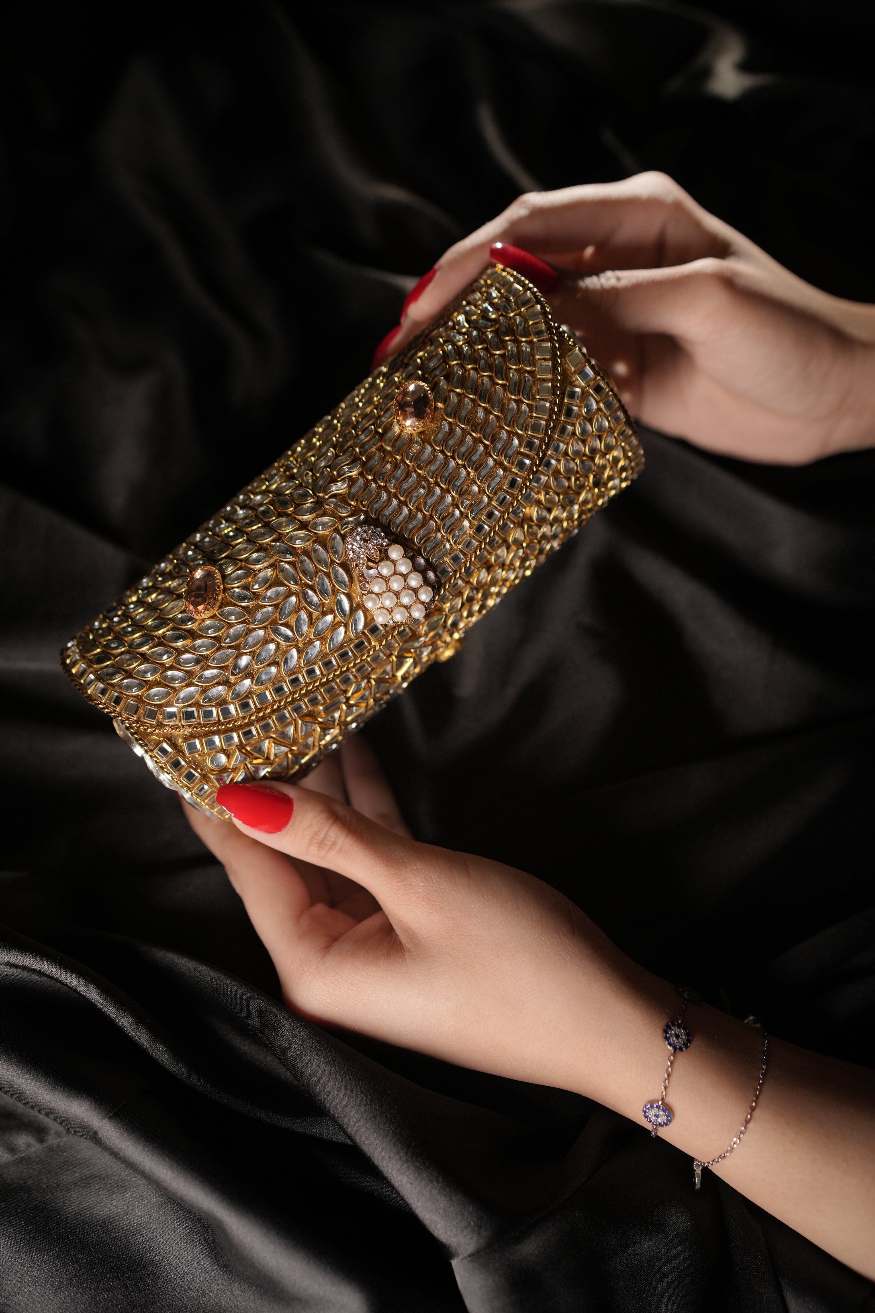 Mehrunisa / مہرونیسا /