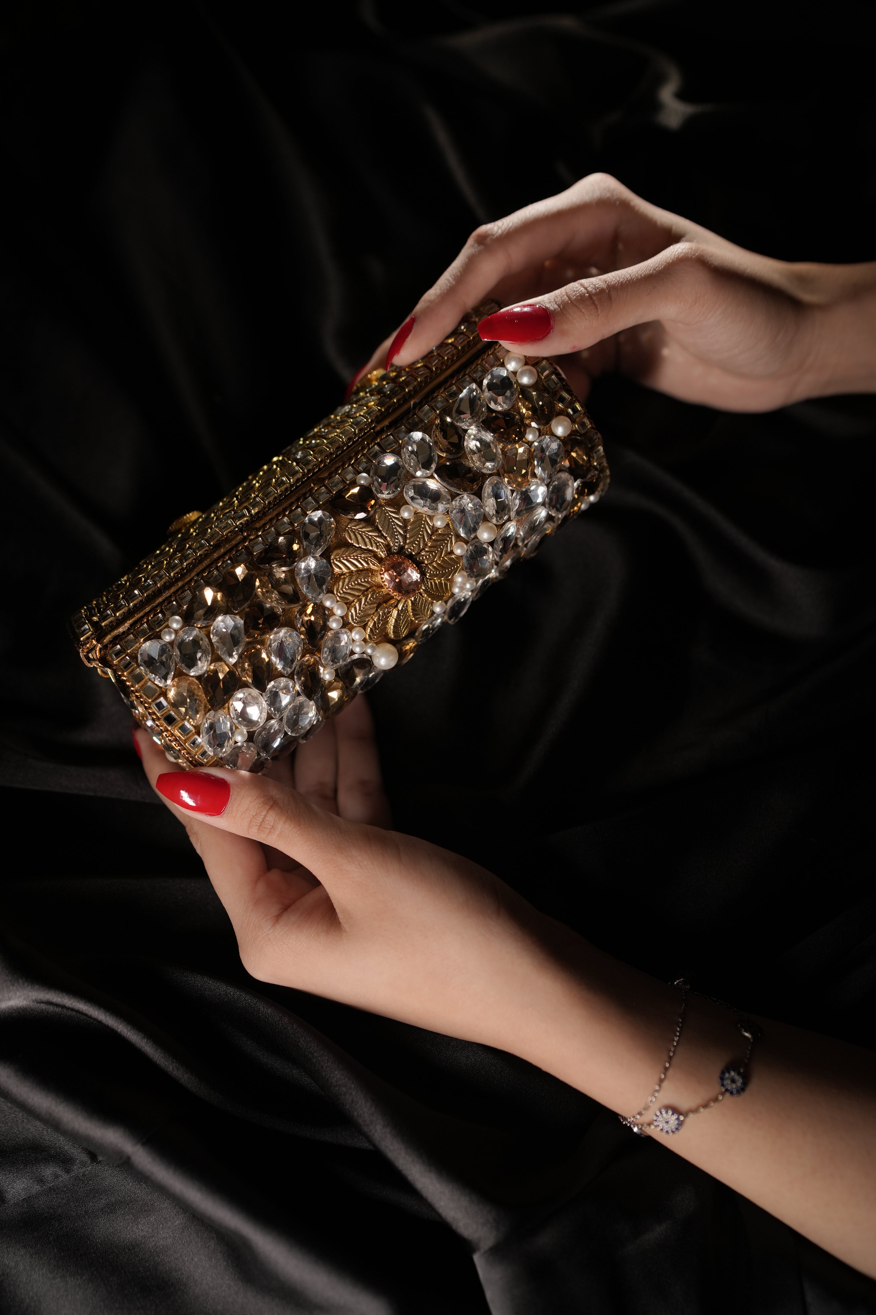 Mehrunisa / مہرونیسا /